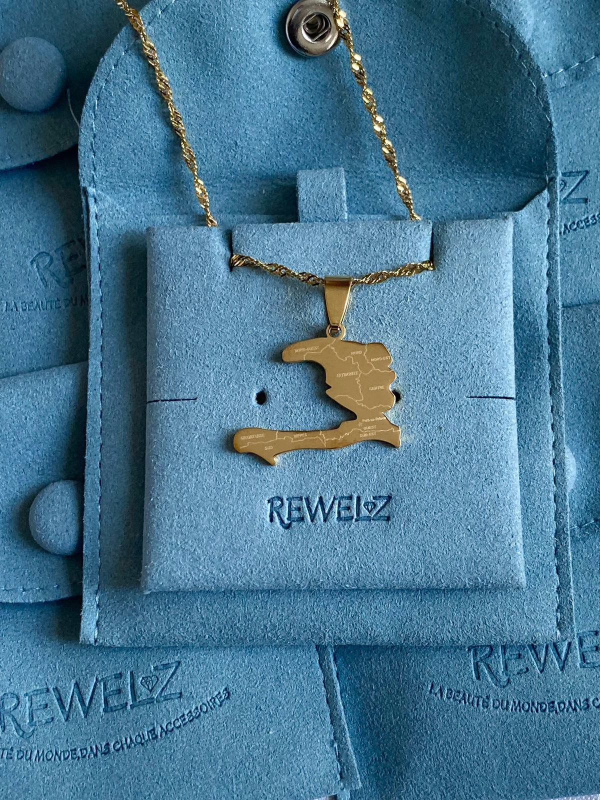 Collier Haiti rewelz